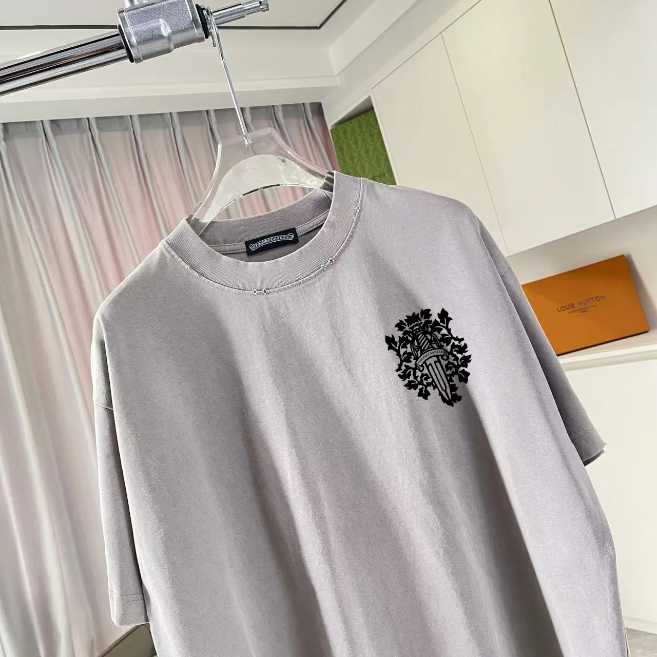 🅿️200 ch Crocodile* 2025 spring and summer new style, washed, worn, Sanskrit cross print, short-sleeved T-shirt, customized fabric 320g, same style for men and women, size: S M L XL XXL five codes, color: black gray